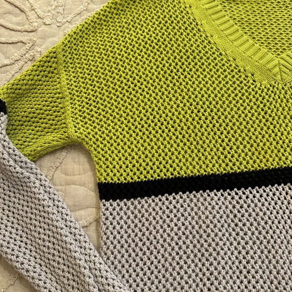 Kokun Cotton V-Neck Sweater in Lime and Gray - Picture 2 of 7